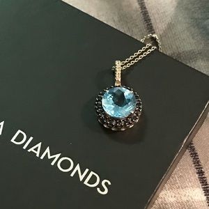 Cushion cut necklace